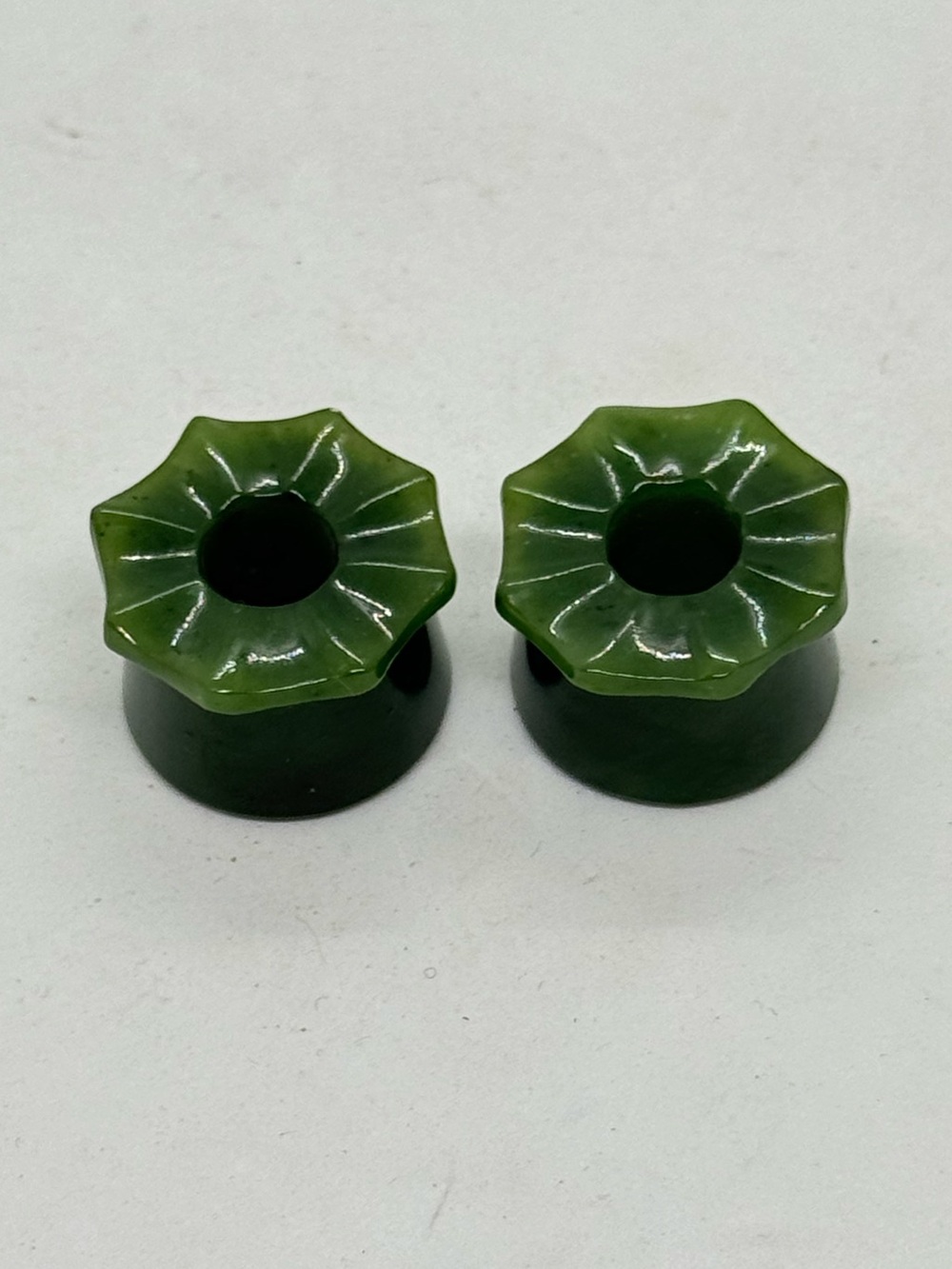 3/4” Green Jade Stone Flower Ear Gauges Pair Saddle Plugs